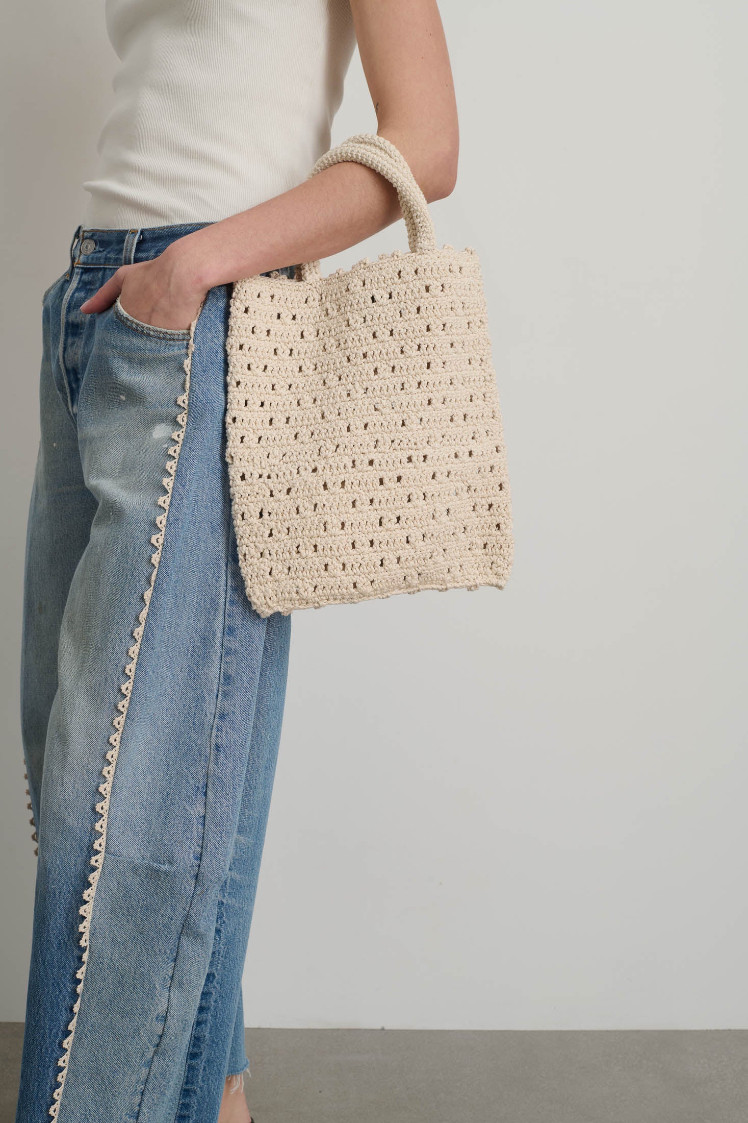Nico Crochet Tote Ecrú - Image 4